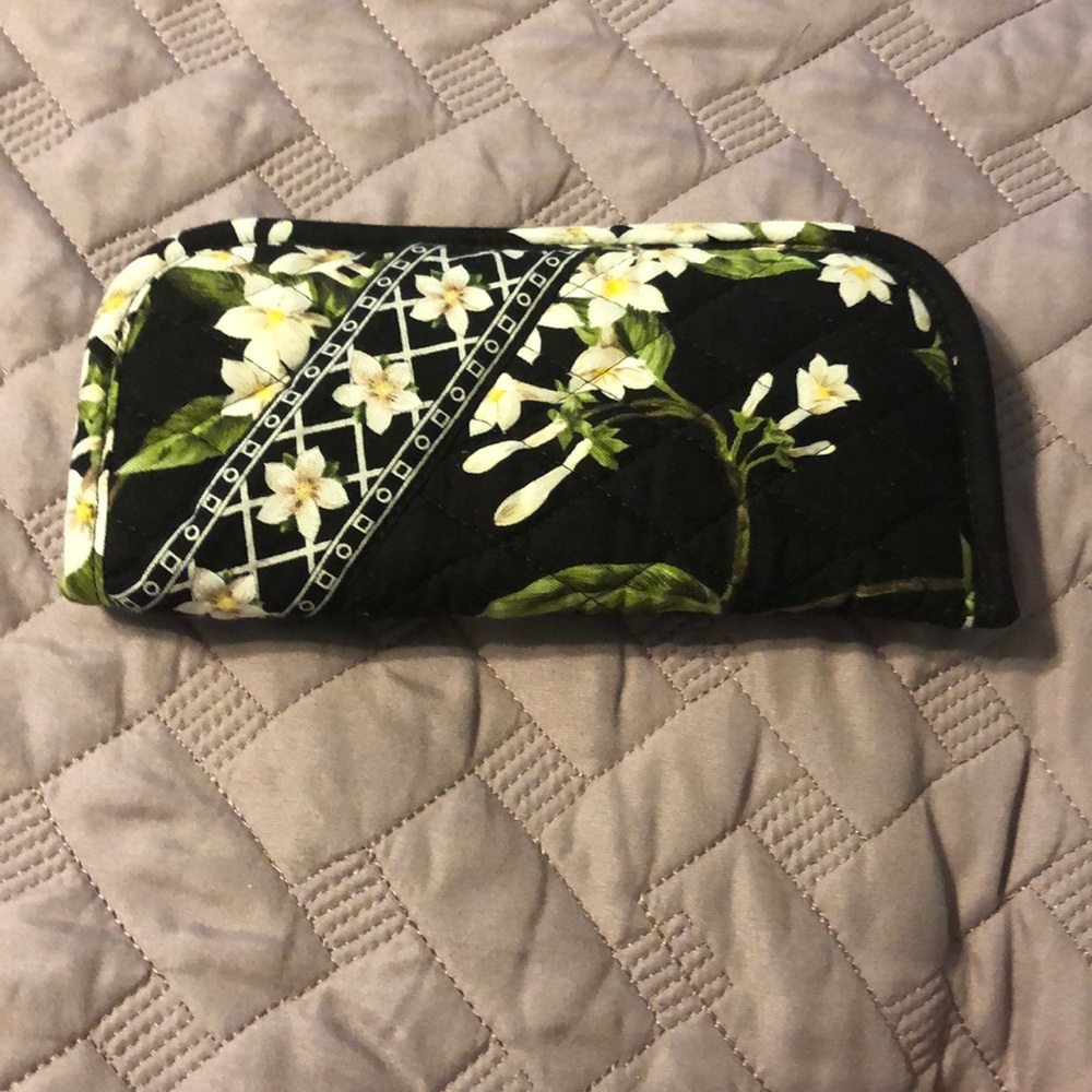 EUC Vera Bradley Eyeglass case, soft, 2 pockets
